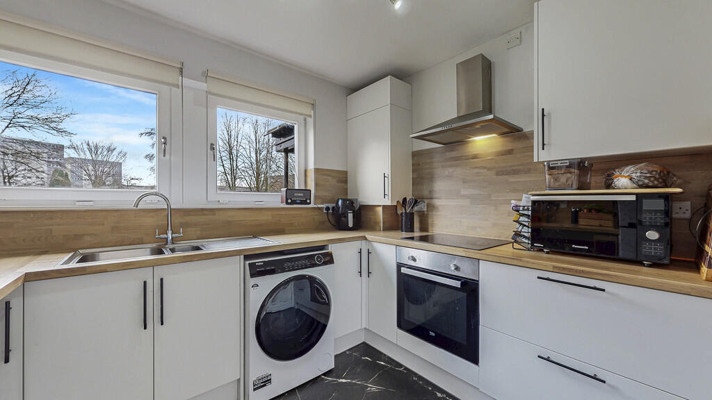 Kelvindale Gardens, Kelvindale - More