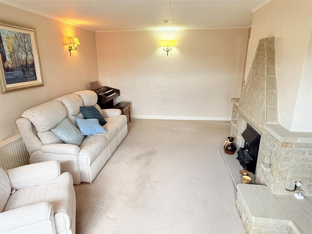 House in Wakefield - View 5