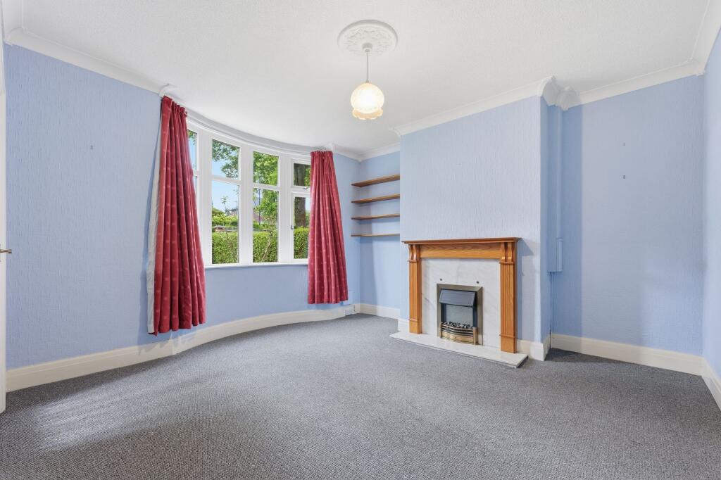 Hollythorpe Crescent, Sheffield, S8 - View 2