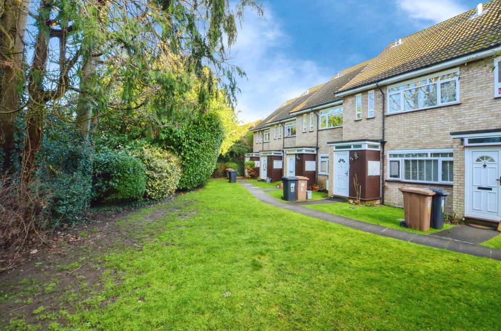 St. Peters Close, Bushey, WD23 photo 4