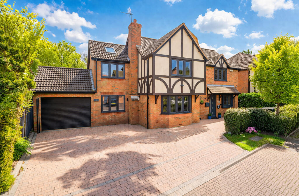 Main image of property: Lawson Place, Shenley Lodge, Milton Keynes MK5
