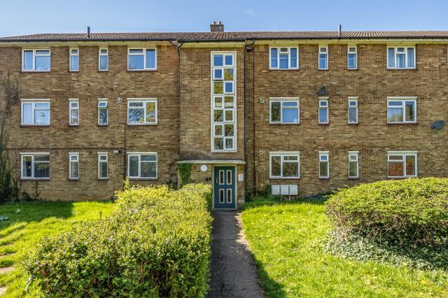 2-bed flat on Banbury Road, Oxford, £300,000