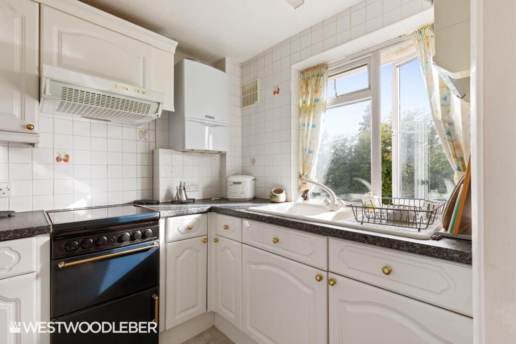 Warrenfield Close, Cheshunt photo 5