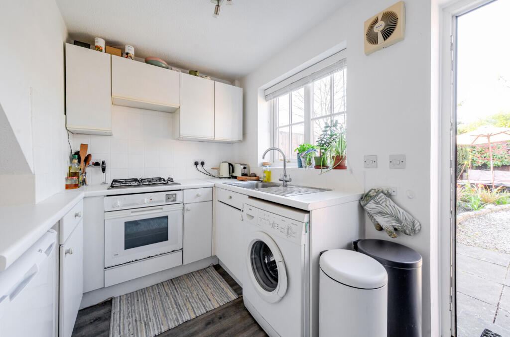 House in Guildford - View 5