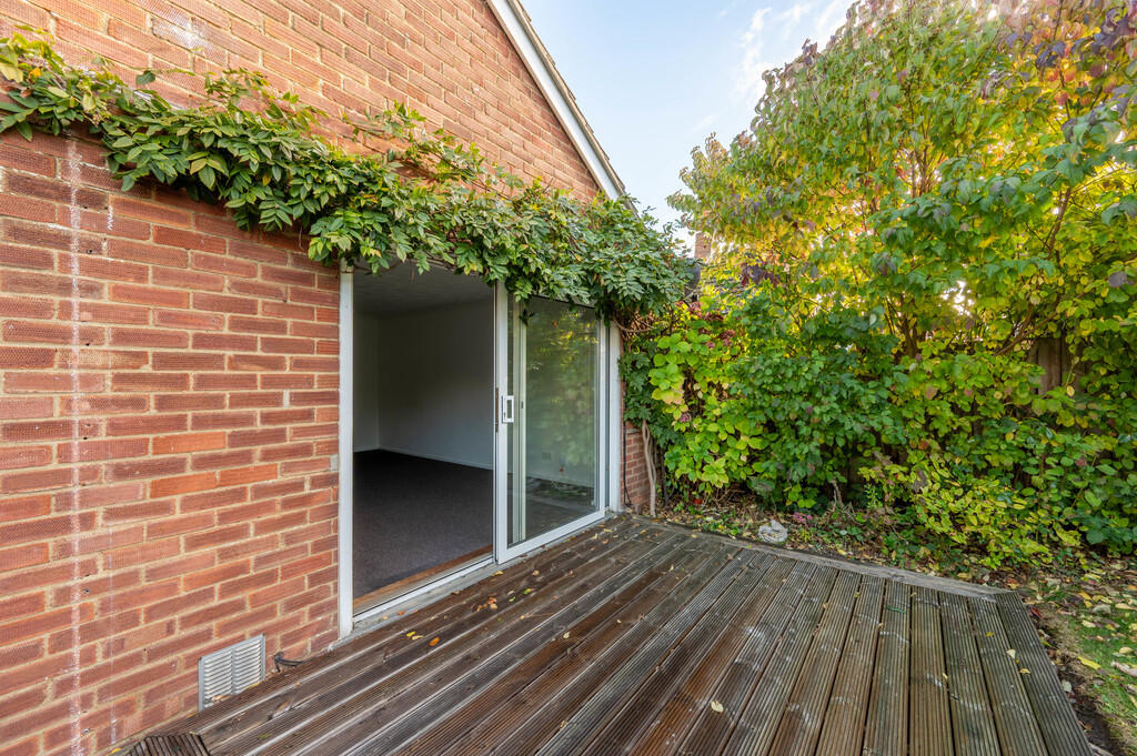 Chatsworth Crescent, Felixstowe photo 4