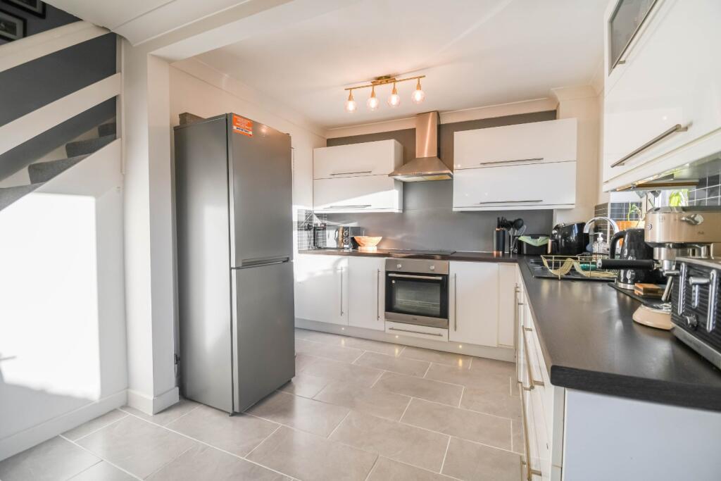 Lamb Close, Thatcham, Berkshire, RG18 - View 5