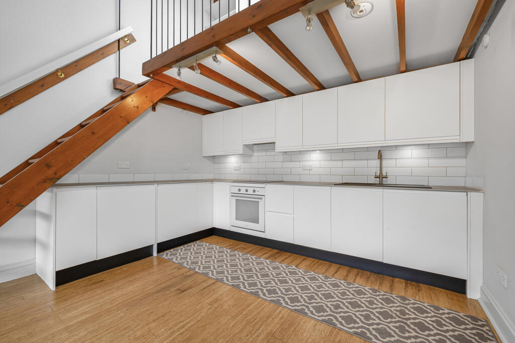 Apartment in London - View 3