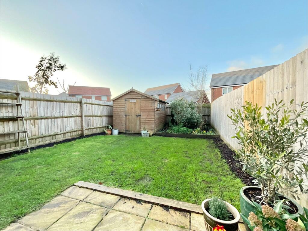 Skylark Row, Baldwins Gate, ST5 photo 4