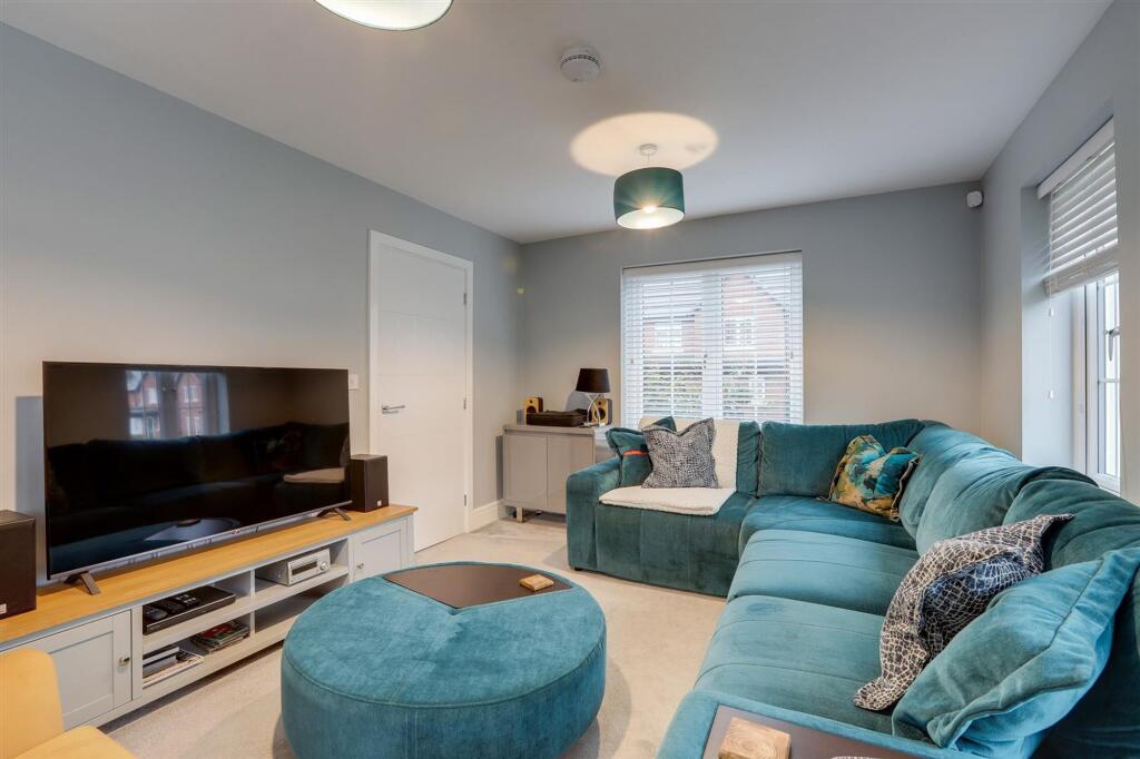 Damstead Park Avenue, Alfreton, DE55 photo 4