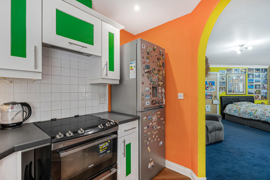 Apartment in Sunbury-on-Thames, Surrey - View 5
