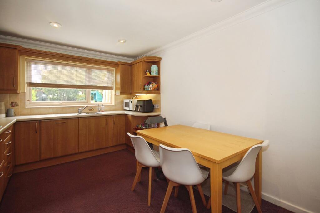 Manor Orchard, Harbury, Leamington Spa, Warwickshire, CV33 photo 4