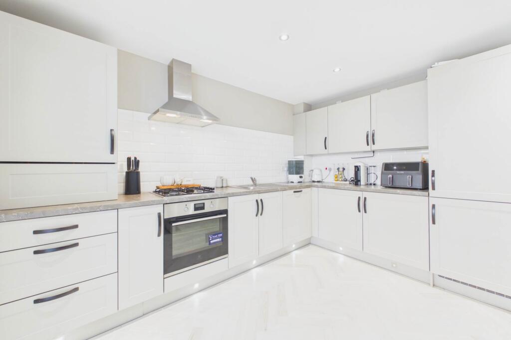 House in Motherwell - More