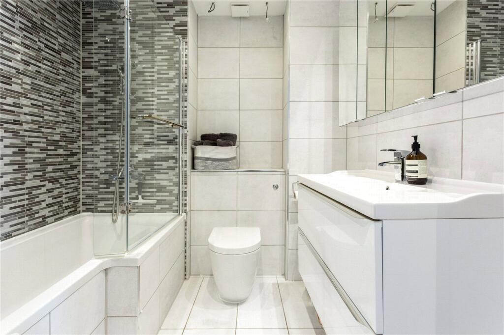 Apartment in London - View 5