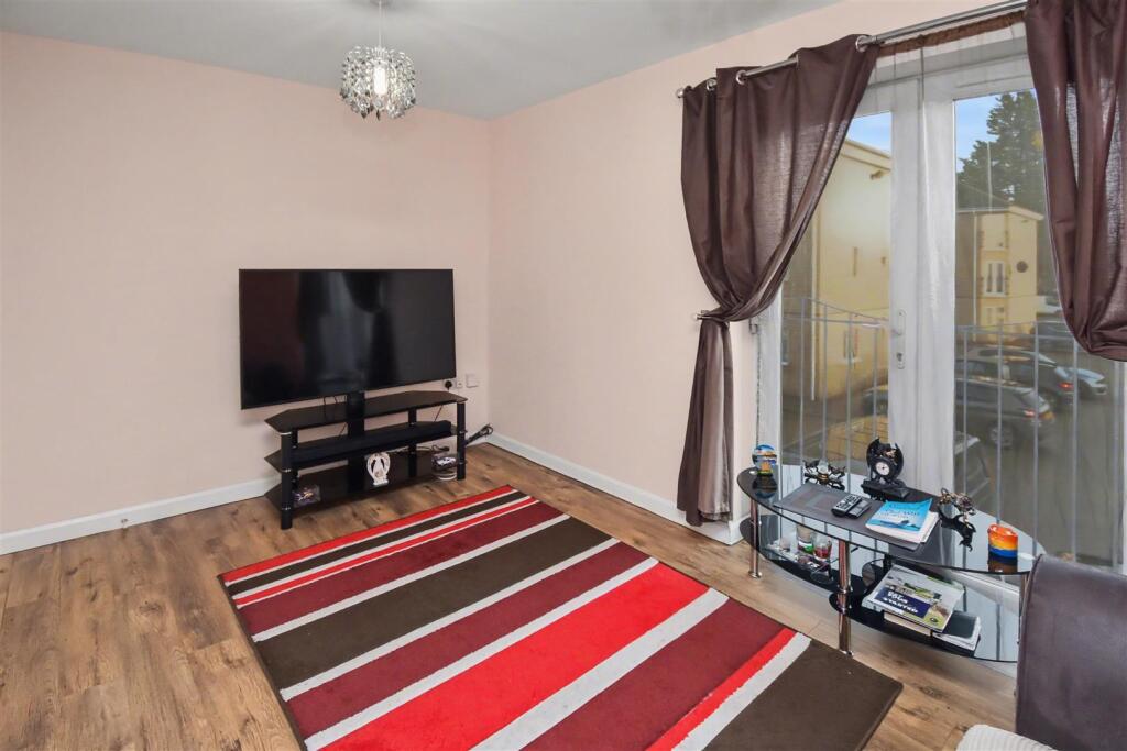 Langdale Grove, Corby, NN17 2DG photo 3