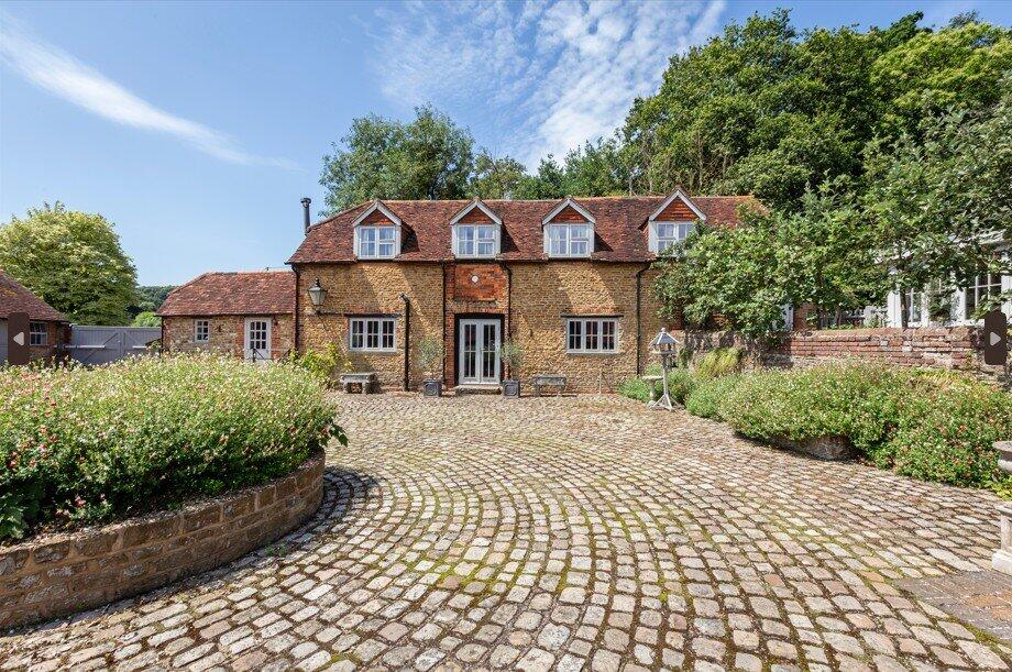 House in Guildford, Coneycroft Farm, Compton - View 4