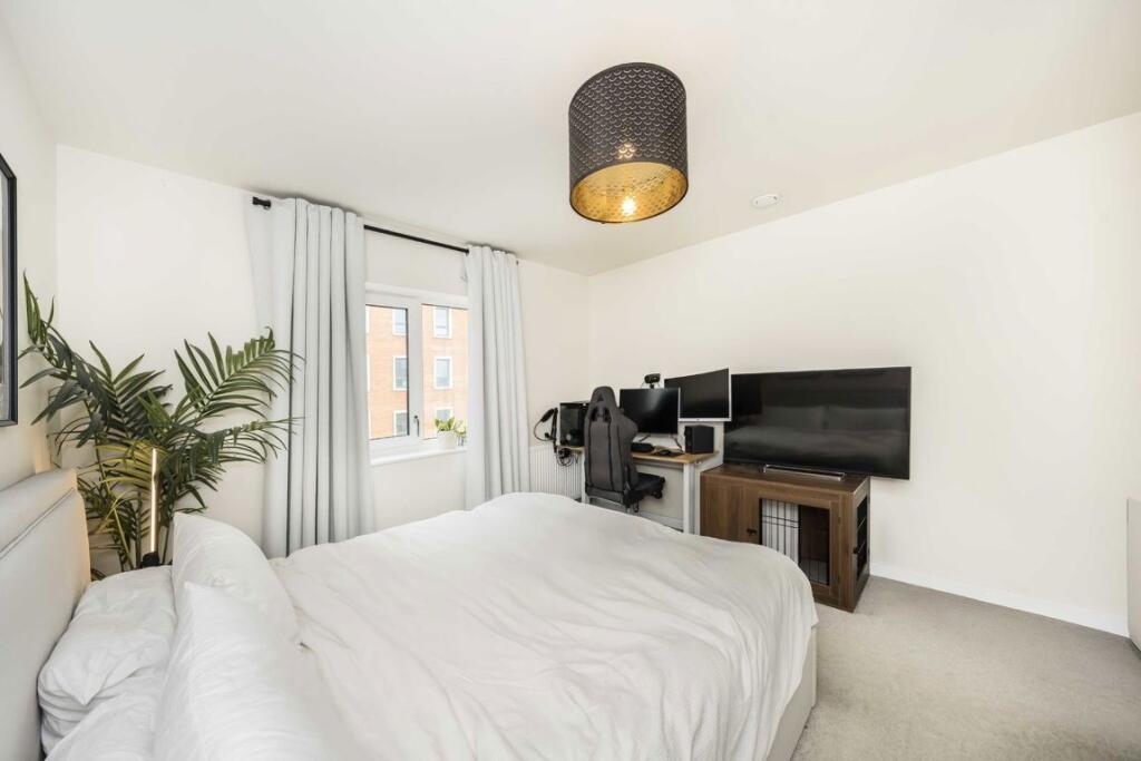 Apartment in London - View 2