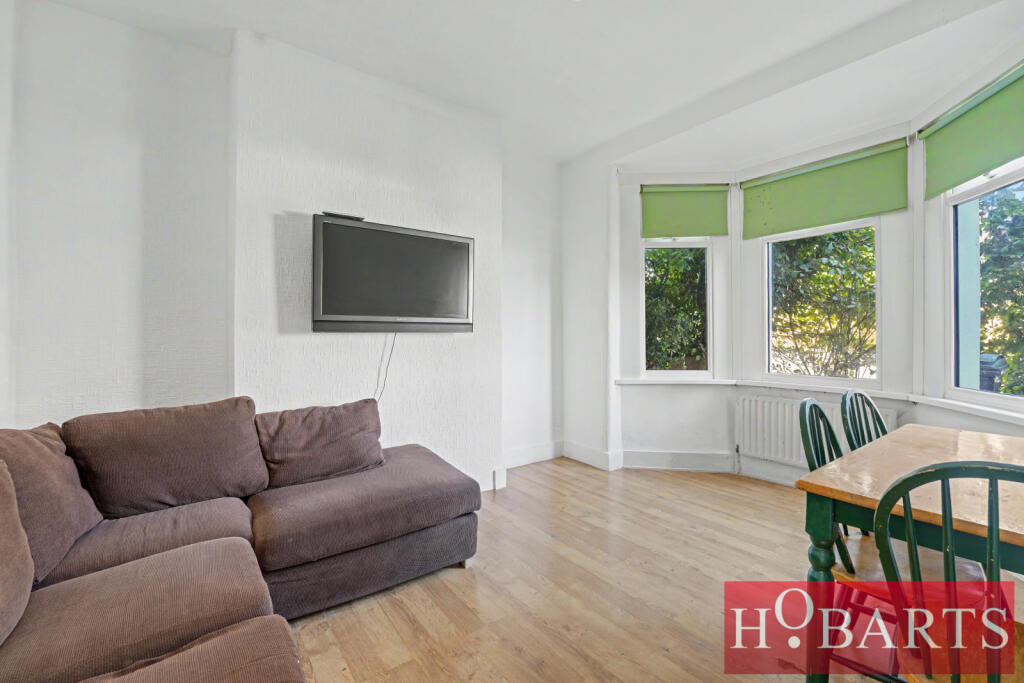House in London - View 2