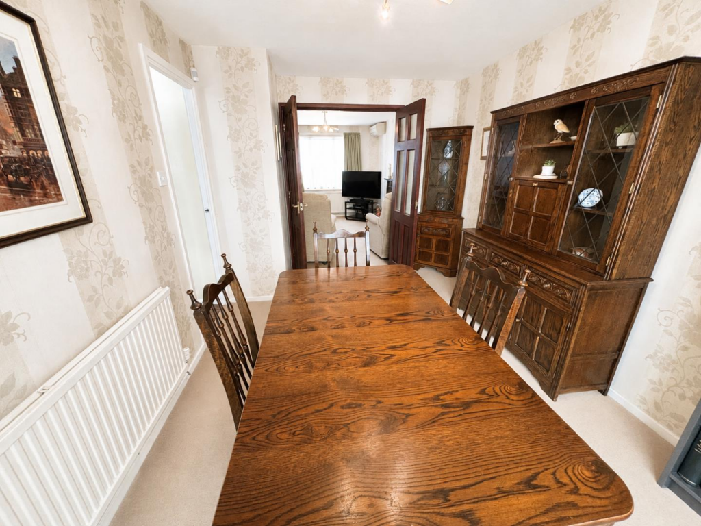House in Northampton, West Northamptonshire - View 5