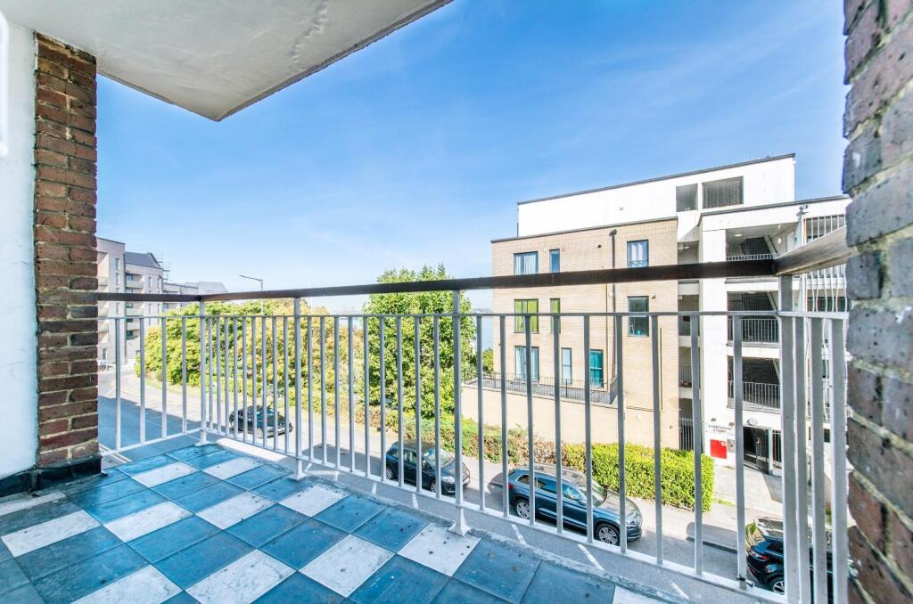 Main image of property: Queen Street, Gravesend