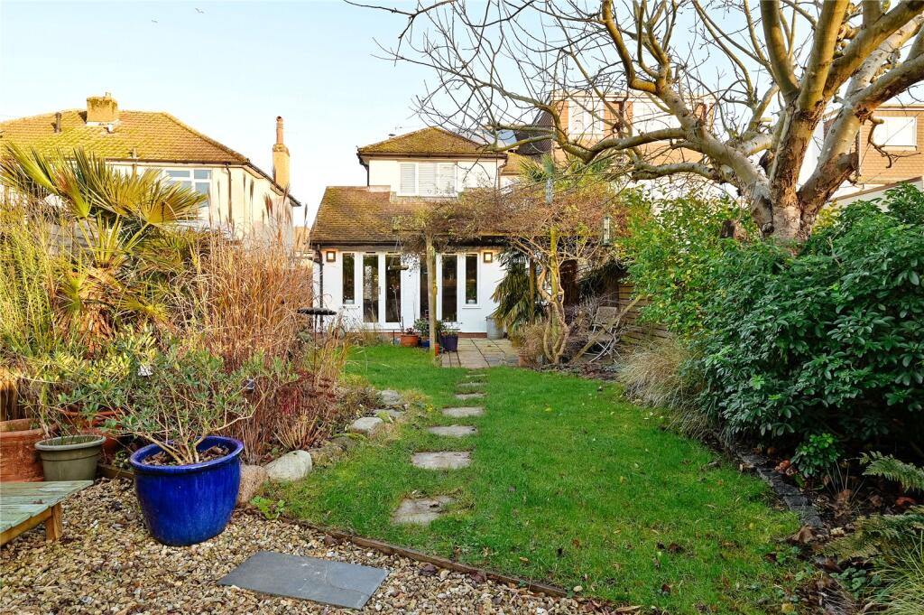 Additional image 24 of Oakwood Drive, St. Albans, Hertfordshire