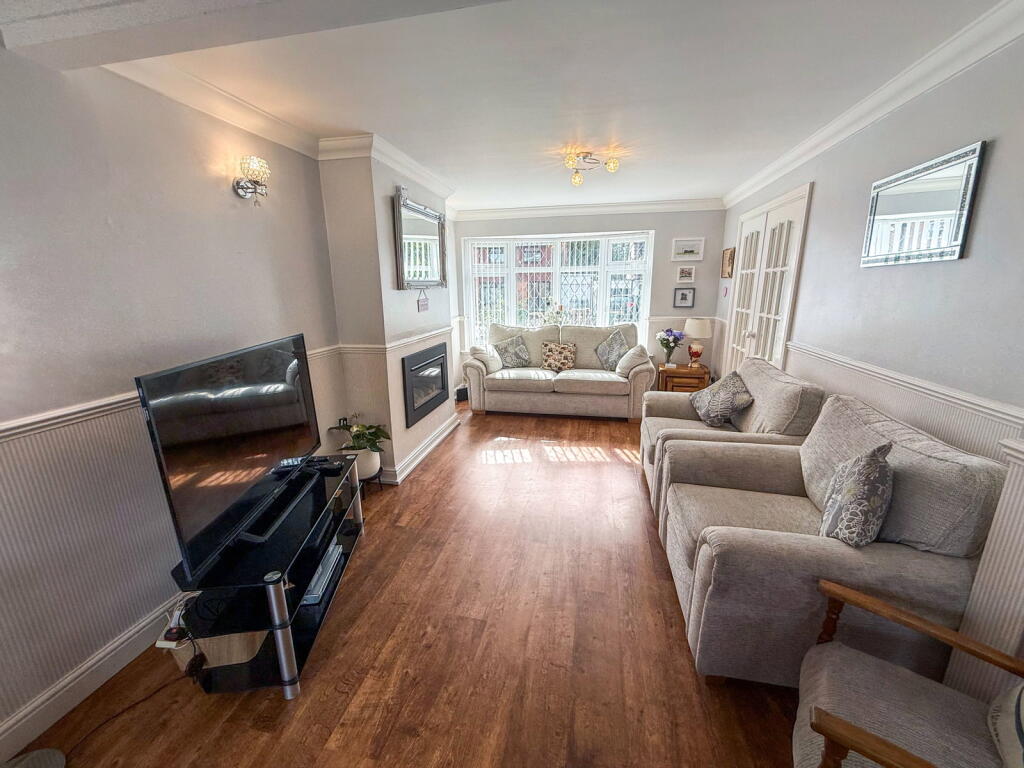 House in Wirral, Liverpool City Region - View 5