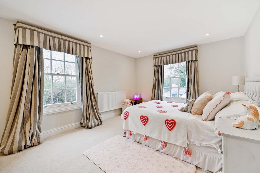 Newell Green, Warfield, Bracknell, Berkshire - View 6