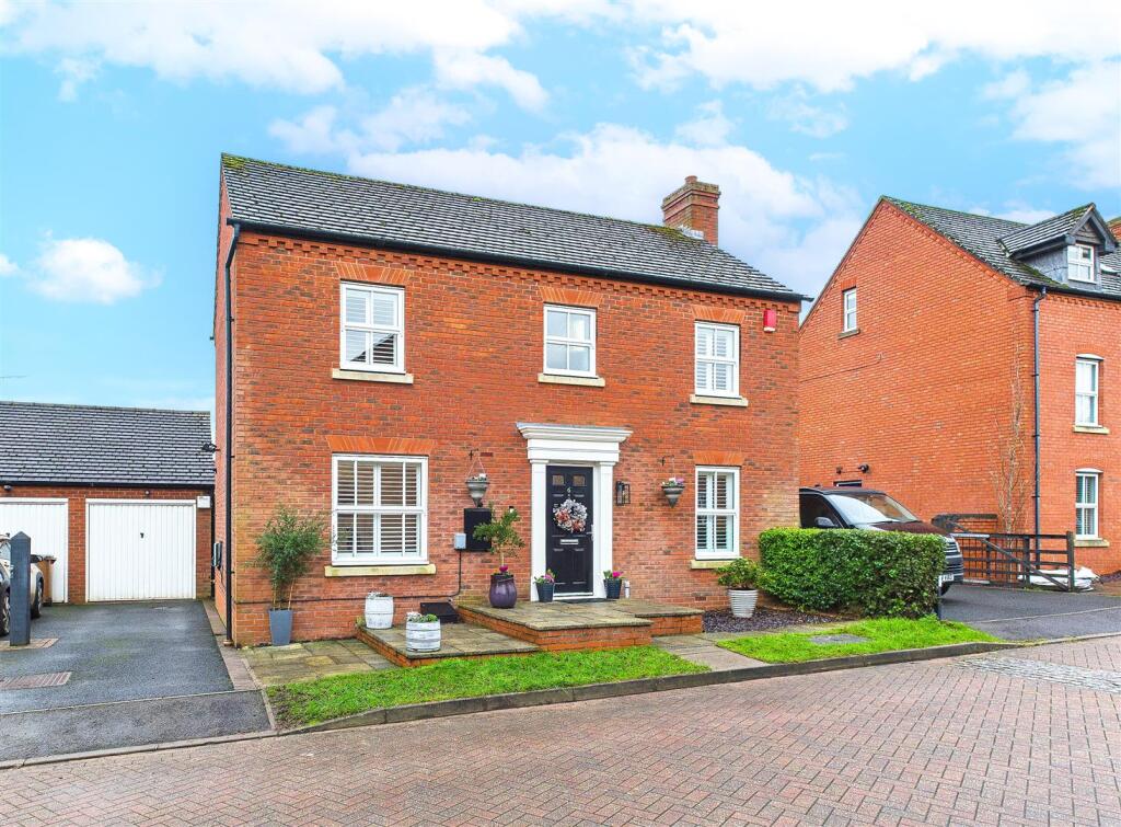 Main image of property: Ormonds Close, Lichfield