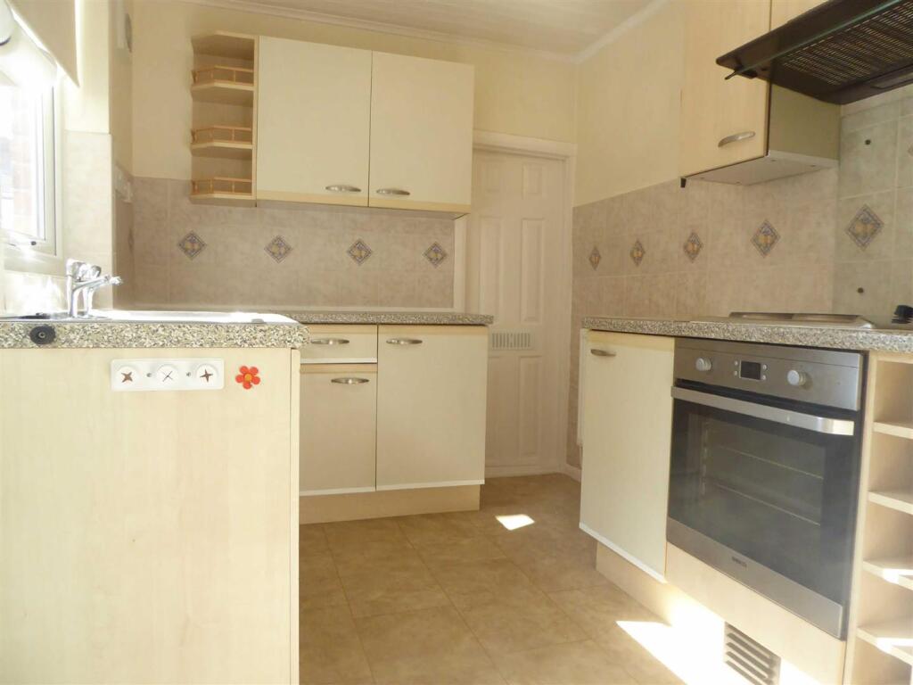 House in Kettering, Avondale - View 2