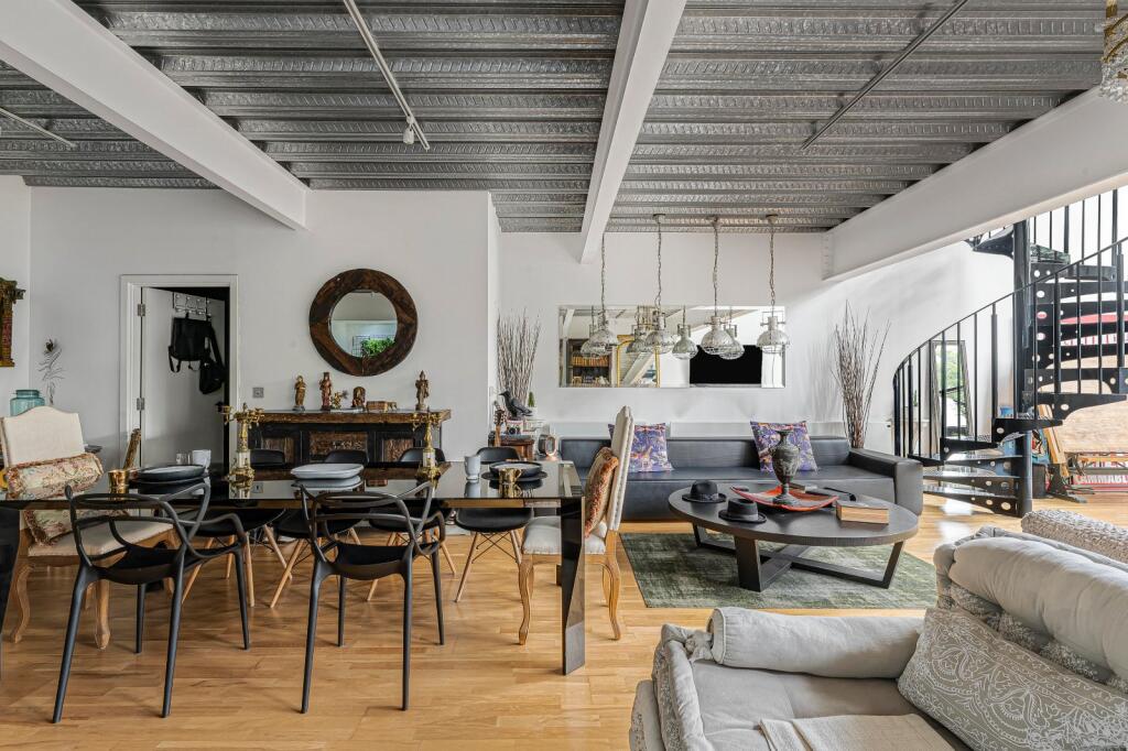 Apartment in London - More