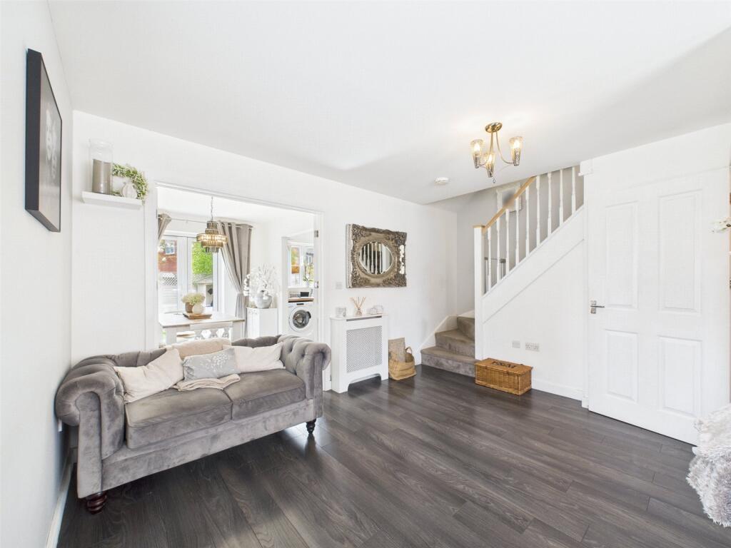 Marlstone Drive, Churchdown, Gloucester, Gloucestershire, GL3 photo 2