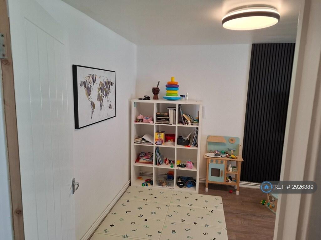 Main image of property: Hansdon Close, Manchester, M8