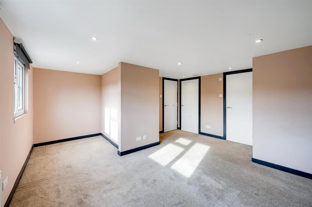 House in London - View 5