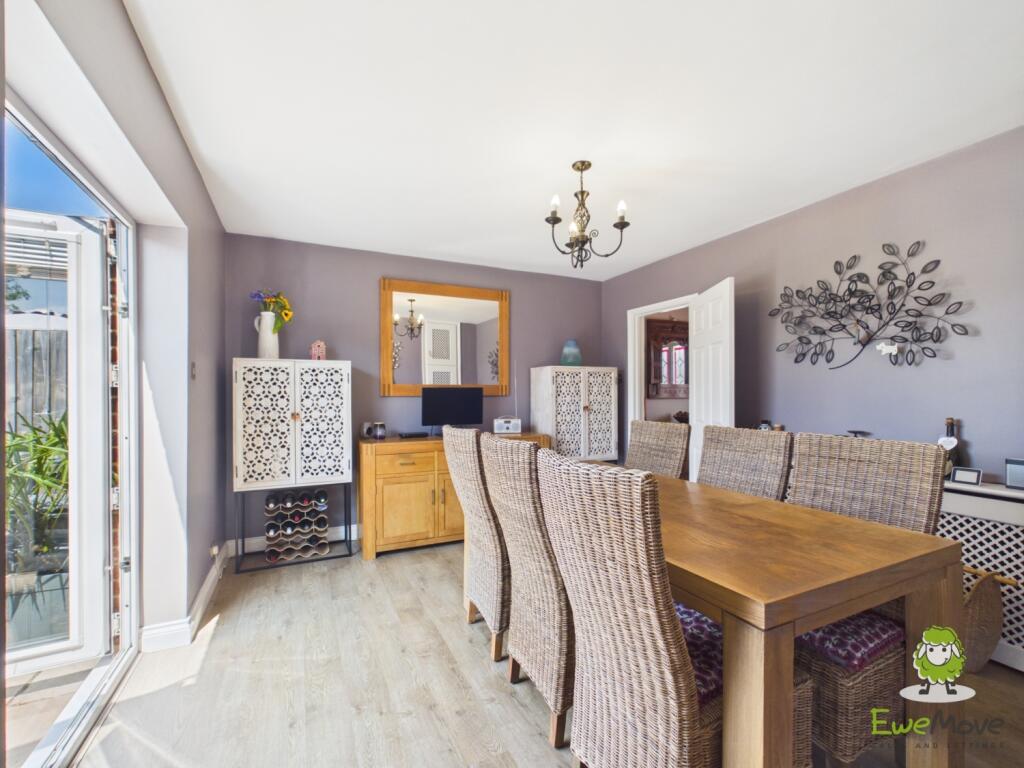 House in Basingstoke and Deane, Basingstoke - More