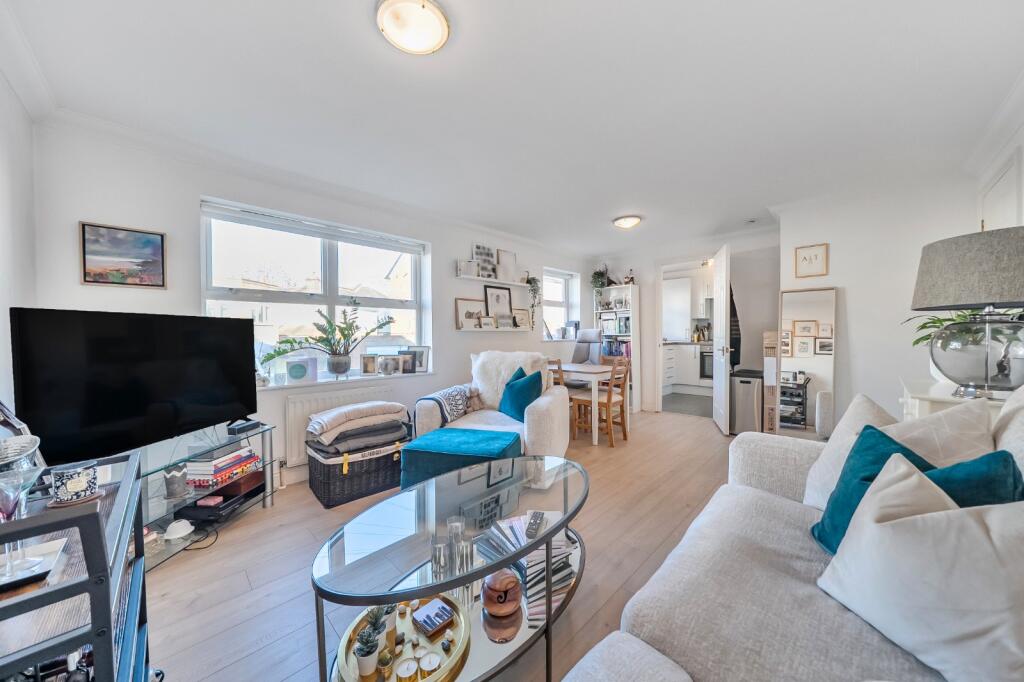 Main image of property: Crescent Lane, Clapham, London, SW4