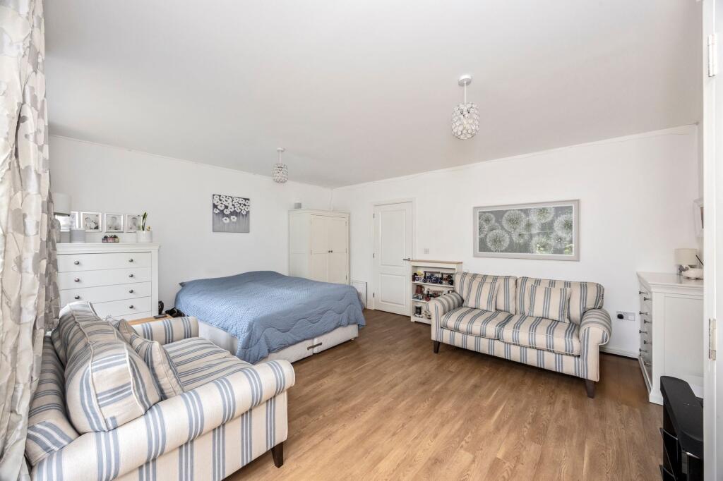 House in Redhill - More