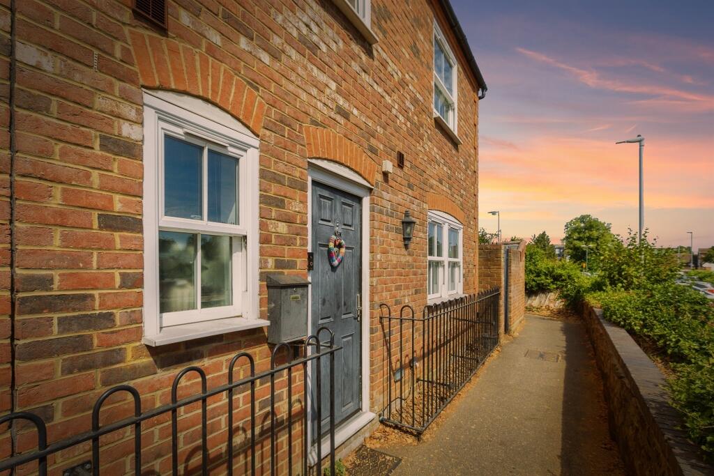 Main image of property: Duncombe Drive, Leighton Buzzard