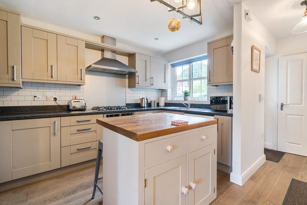 53 Tricketts Drive, Grange-over-Sands, Cumbria, LA11 7DE photo 2
