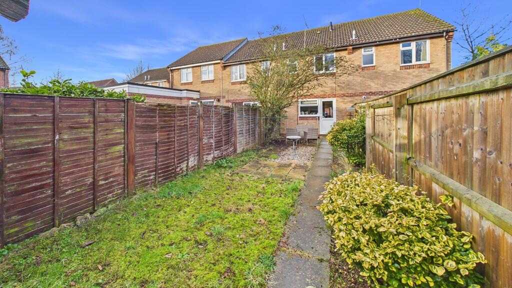 Honeysuckle Way, Bury St Edmunds photo 3