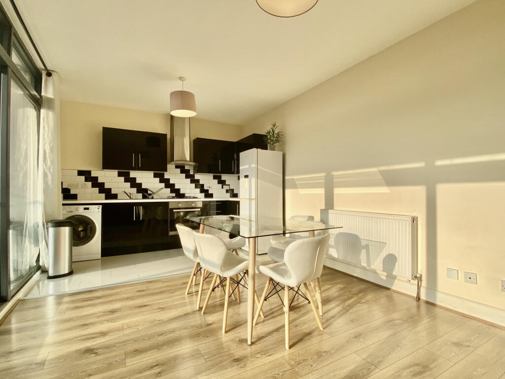 Apartment in London, Merton - More