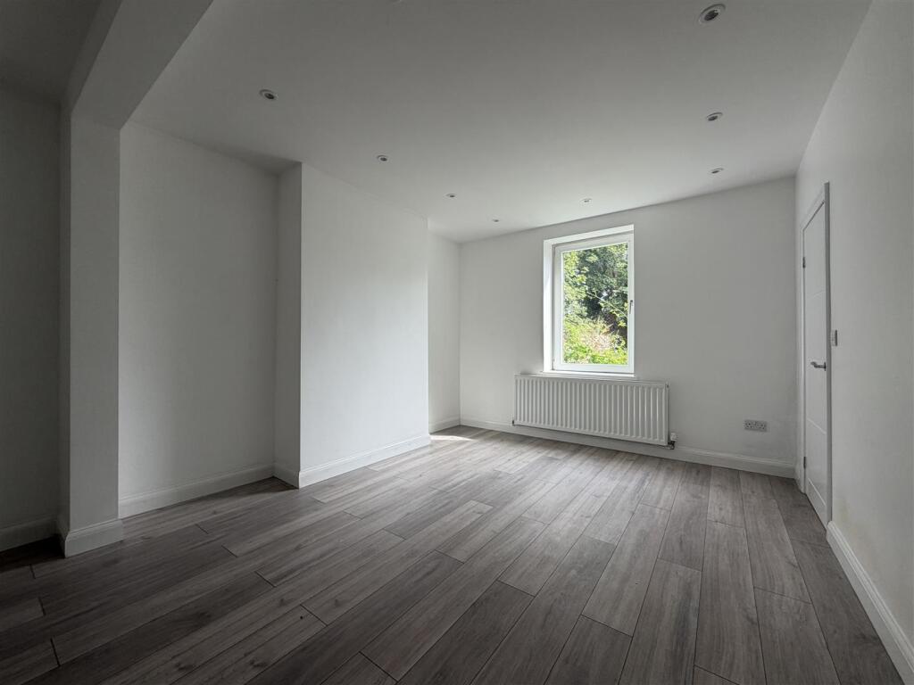 House in Swindon - View 3