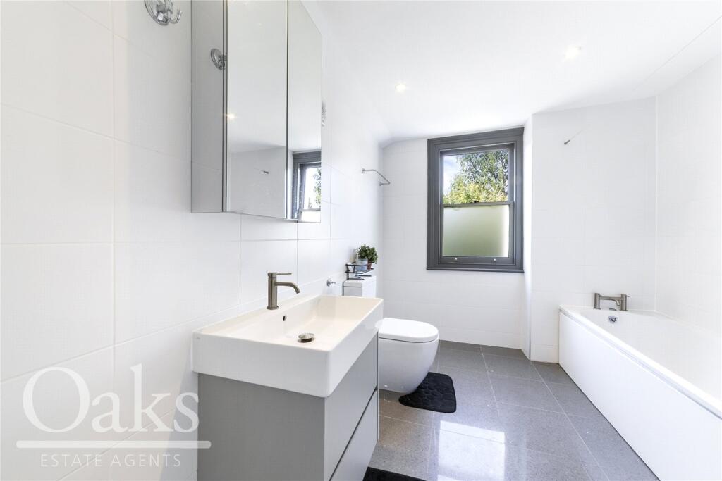 House in London, Selhurst - More