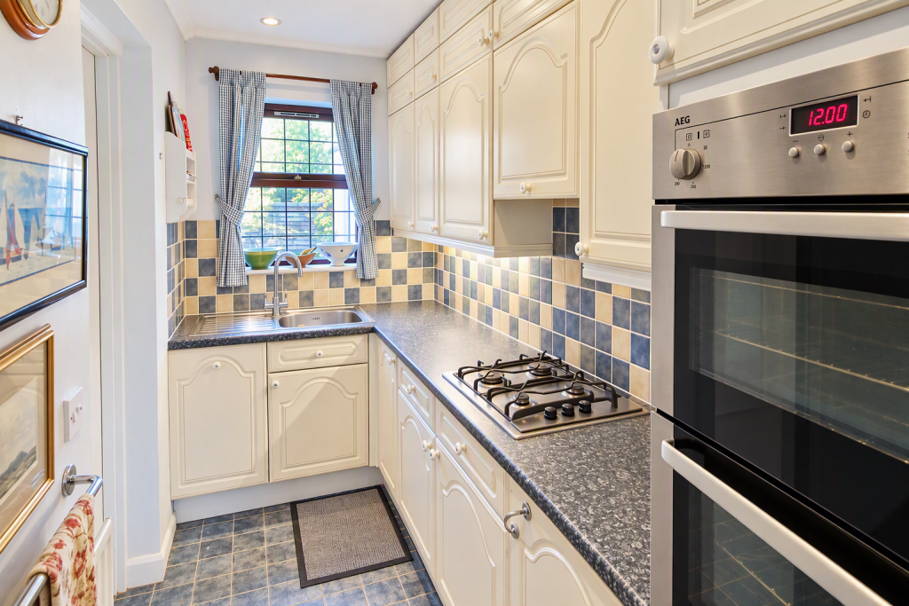 Weston Lea, West Horsley photo 4