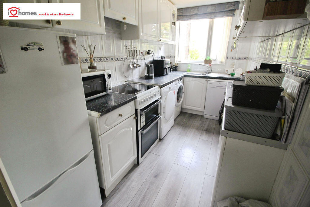 Apartment in Walsall, West Midlands - View 5