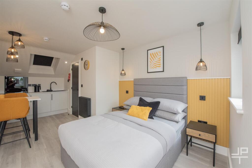 Main image of property: Manchester Road, Warrington, WA1 4AD