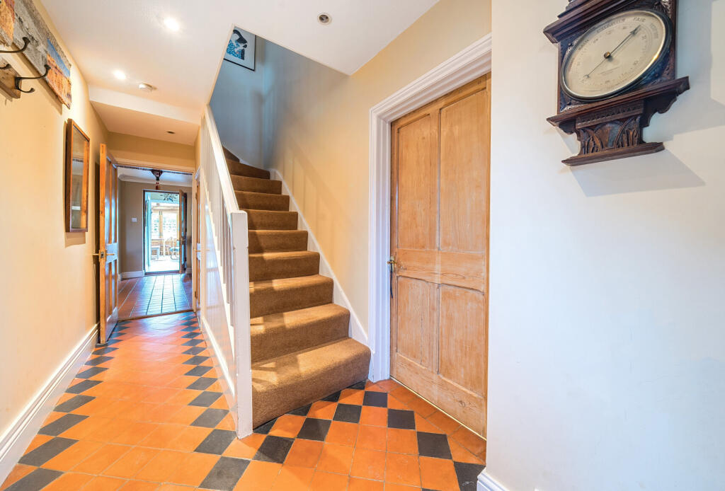 House in Stroud, Colethrop, Haresfield - More