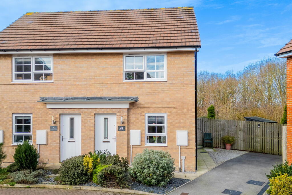 2-bed semi-detached on Orchard Drive, Barlby, YO8 5NG, £200,000
