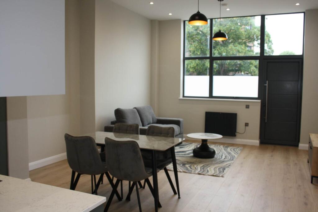 Apartment in Milton Keynes - View 4