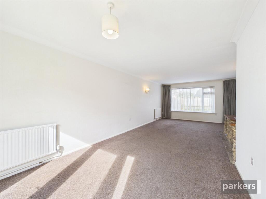 Amberley Drive, Twyford, Reading, Berkshire, RG10 photo 3