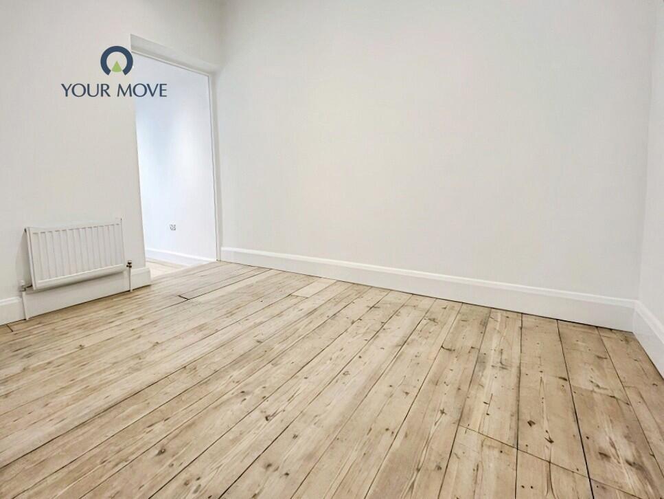 House in Dartford - More