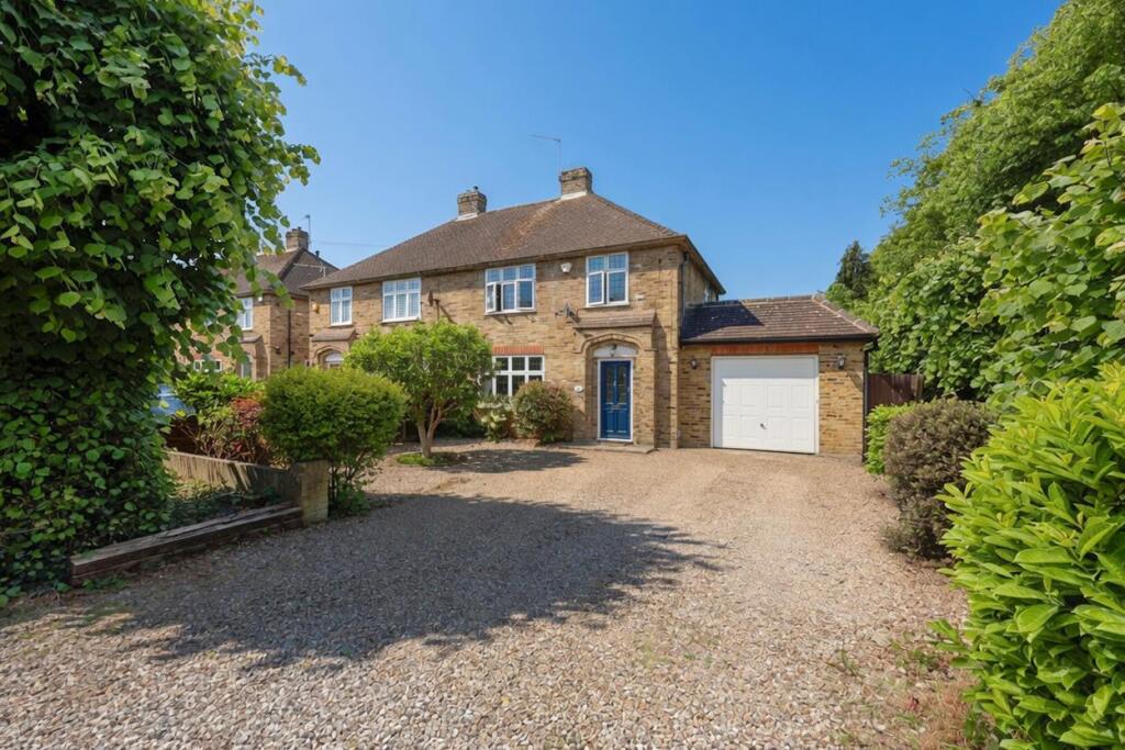 Main image of property: The Avenue, Uxbridge